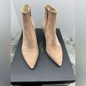 *NIB* Rag & Bone Beha Suede Boots in Nude Size 6